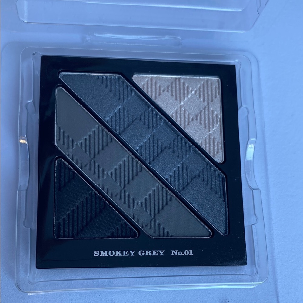 Smokey Grey No.01 Eyeshadow Palette